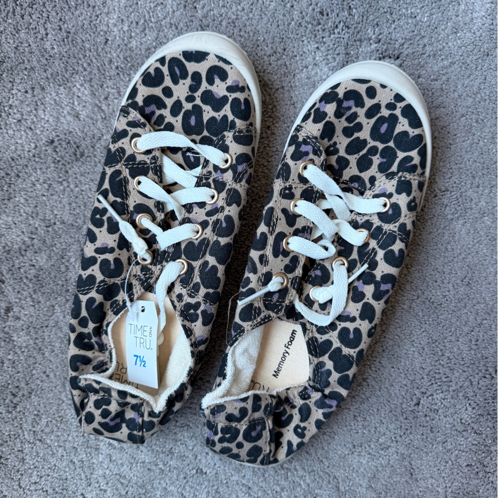 Time and Tru Leopard Print Women’s Shoes